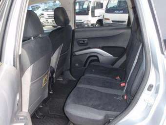 2006 Mitsubishi Outlander Photos