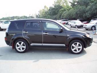 2006 Mitsubishi Outlander Images