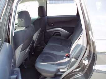 2006 Mitsubishi Outlander Pictures