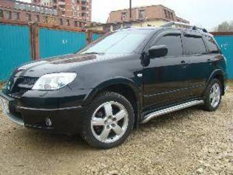 2006 Mitsubishi Outlander Images