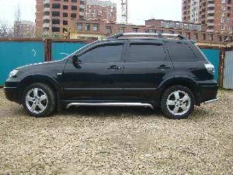 2006 Mitsubishi Outlander Pictures