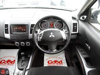 2006 Mitsubishi Outlander Photos