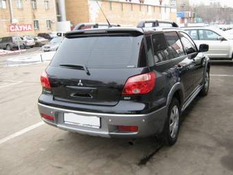 2006 Mitsubishi Outlander Photos