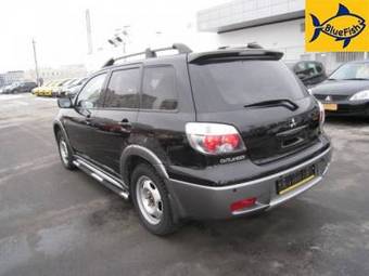 2006 Mitsubishi Outlander Photos