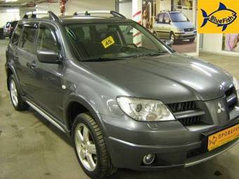 2006 Mitsubishi Outlander Pictures