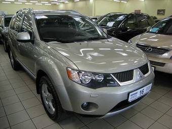 2006 Mitsubishi Outlander Photos