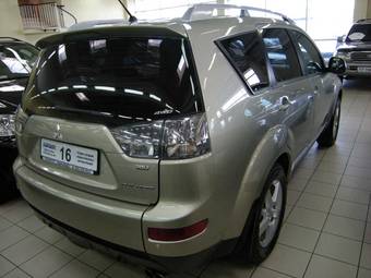 2006 Mitsubishi Outlander Photos