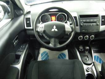 2006 Mitsubishi Outlander Pictures