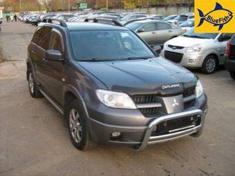2006 Mitsubishi Outlander Pictures