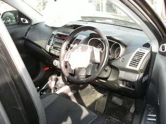 2006 Mitsubishi Outlander Pictures