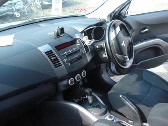 2006 Mitsubishi Outlander Photos
