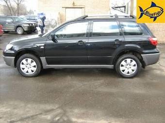 2006 Mitsubishi Outlander Photos