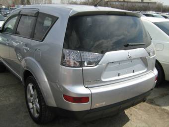 2006 Mitsubishi Outlander Photos