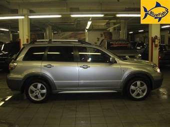 2006 Mitsubishi Outlander Images