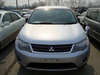 2006 Mitsubishi Outlander Photos