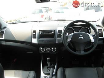 2006 Mitsubishi Outlander Photos