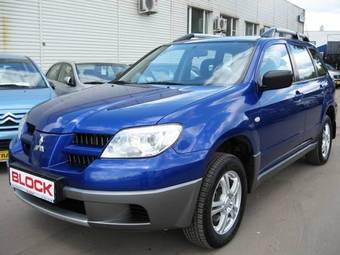 2006 Mitsubishi Outlander Photos