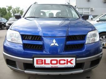 2006 Mitsubishi Outlander Photos