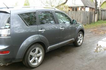 2006 Mitsubishi Outlander Pics