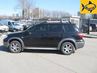 2006 Mitsubishi Outlander Photos