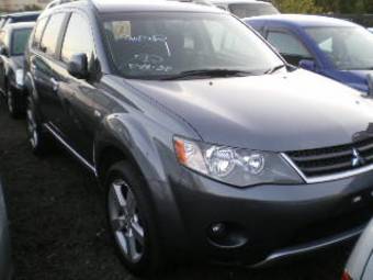 2006 Mitsubishi Outlander Photos