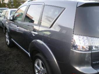 2006 Mitsubishi Outlander Photos