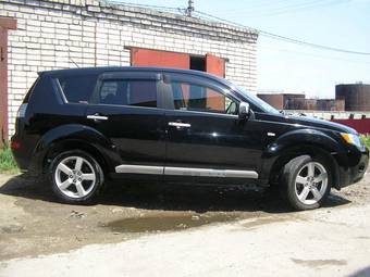 2006 Mitsubishi Outlander Photos