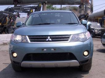 2006 Mitsubishi Outlander Photos