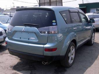 2006 Mitsubishi Outlander Pictures