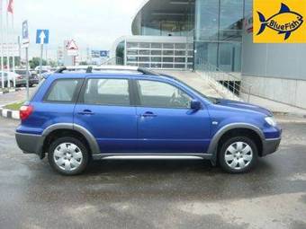 2006 Mitsubishi Outlander Photos