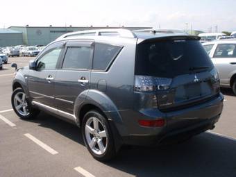 2006 Mitsubishi Outlander Photos