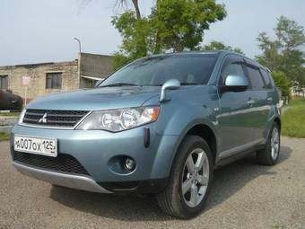 2006 Mitsubishi Outlander Photos