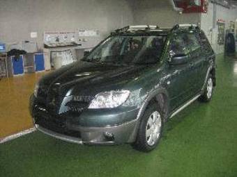 2006 Mitsubishi Outlander Photos