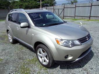 2006 Mitsubishi Outlander Photos