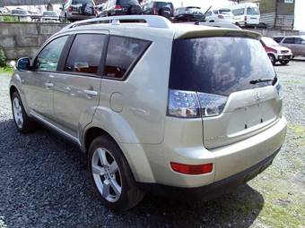 2006 Mitsubishi Outlander Images