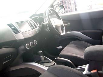 2006 Mitsubishi Outlander Pictures