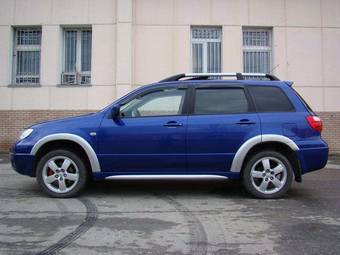 2006 Mitsubishi Outlander Pictures