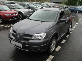 2006 Mitsubishi Outlander Pics
