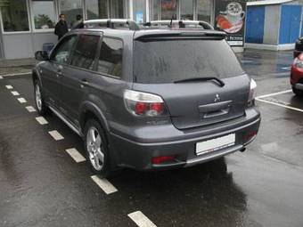2006 Mitsubishi Outlander Pictures