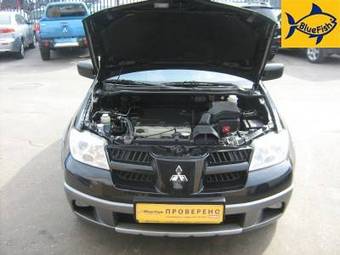 2006 Mitsubishi Outlander Pics