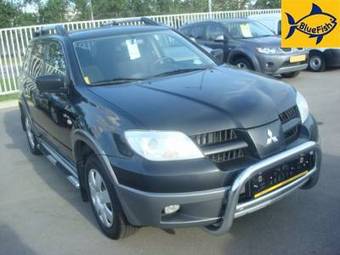 2006 Mitsubishi Outlander Photos