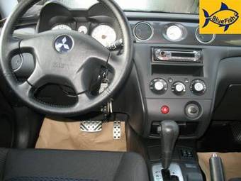 2006 Mitsubishi Outlander Pictures