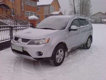 2007 Mitsubishi Outlander Pics