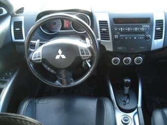2007 Mitsubishi Outlander Pictures