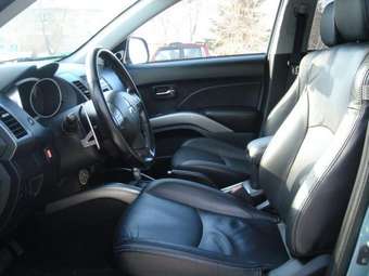 2007 Mitsubishi Outlander Pictures