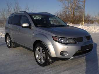 2007 Mitsubishi Outlander Photos