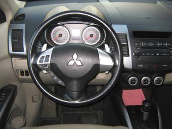 2007 Mitsubishi Outlander Pictures