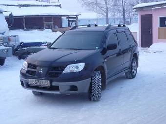 2007 Mitsubishi Outlander Photos