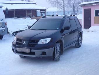 2007 Mitsubishi Outlander Photos