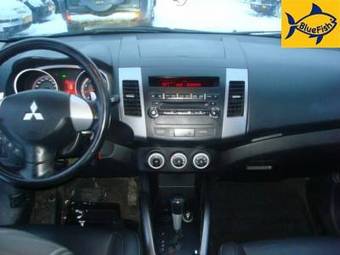 2007 Mitsubishi Outlander Pictures